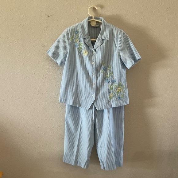 Vintage Pants - Vtg Alfred Dunner Capri Set Blue/White Stripe Seersucker Grandmacore Size 10P